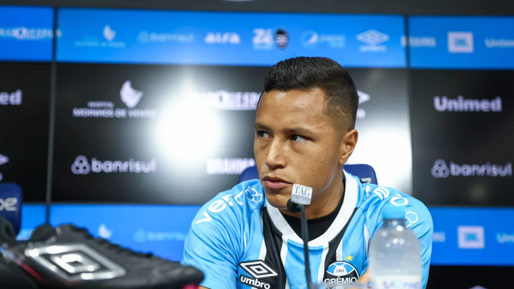Marlon deixou o Cruzeiro e assinou com clube que está devendo até as calças
