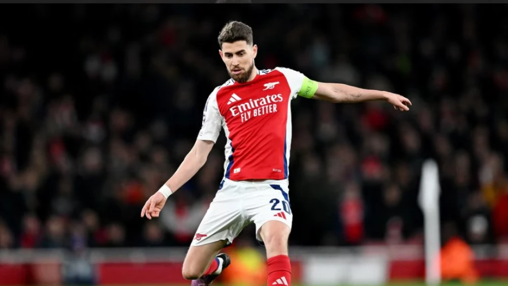 Falta apenas um ‘sim’ para Jorginho reforçar clube brasileiro ainda em 2025