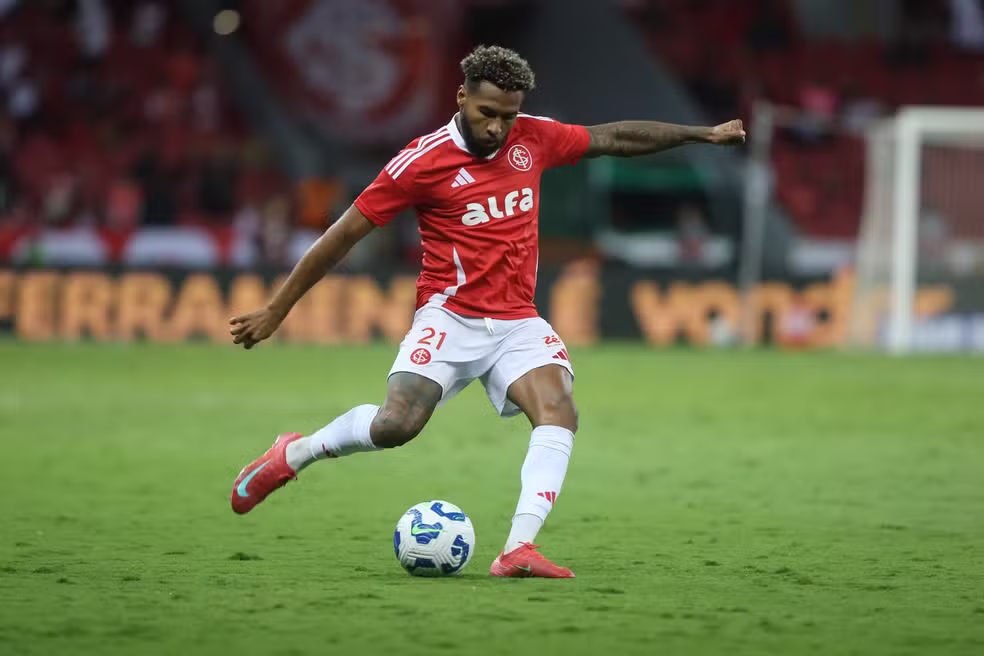 Wesley encerra longo ciclo no Internacional mesmo com classificação na Copa do Brasil