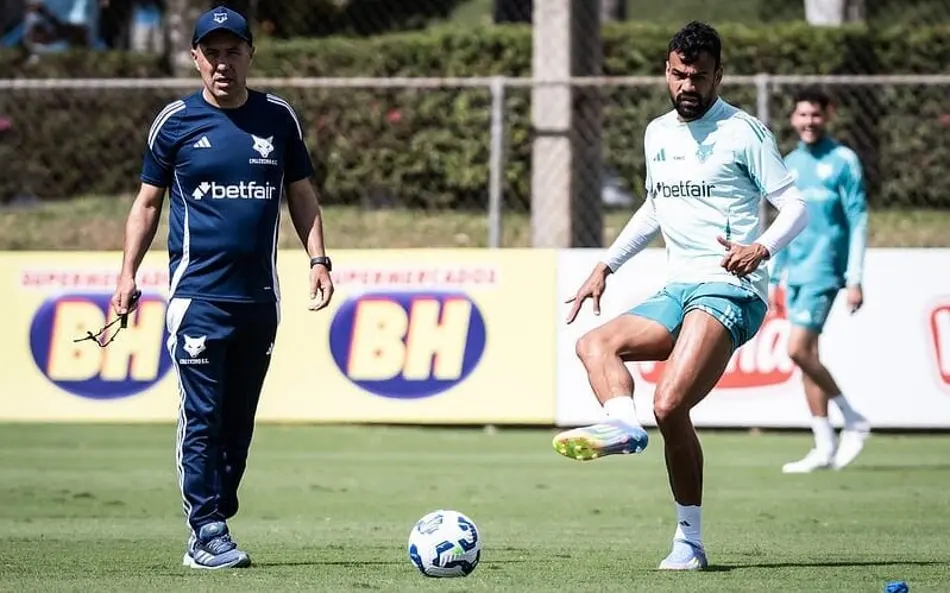 Confirmação chegou agora mesmo: Fabrício Bruno cortado da lista por treinador