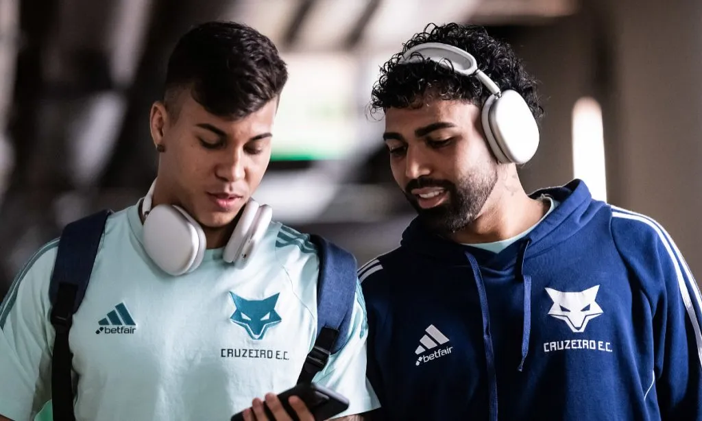 Gabigol assume as rédeas no Cruzeiro e pede dupla para o ataque