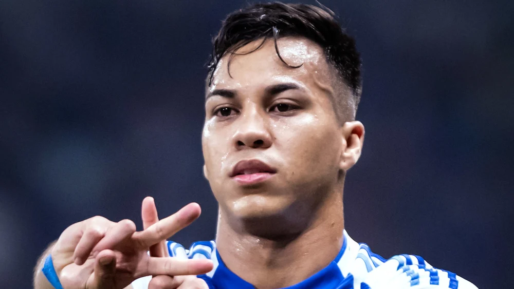 Cruzeiro supera Palmeiras e assume 1º lugar no Brasil