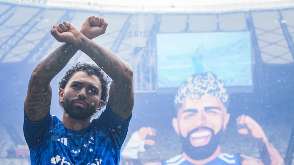 Enquanto Gabi recebe R$ 2,4 milhões no Cruzeiro, novo salário de Raphinha no Barcelona é de arrepiar