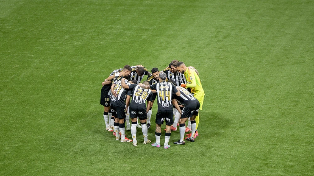 Atacante deixou o Atlético para jogar em rival e ainda provocou o Galo
