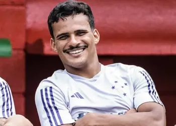 Com saída de Kaiki confirmada para o Benfica, Cruzeiro contrata lateral