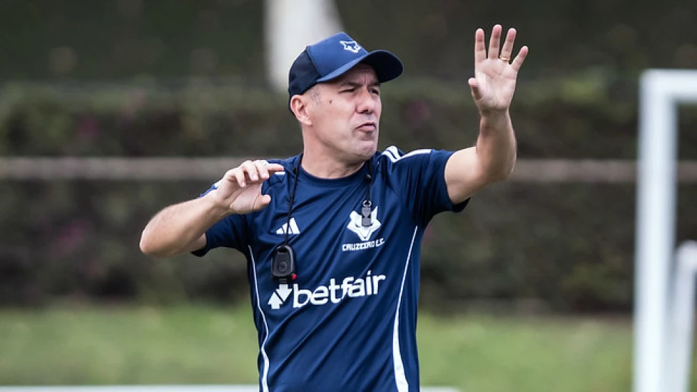 Zagueiro chama o Cruzeiro para conversar e solicita retorno imediato