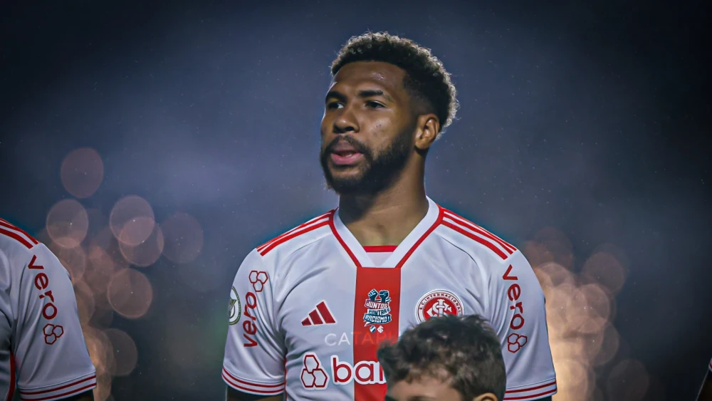 Logo após levar Wesley, Internacional tira zagueiro do Cruzeiro
