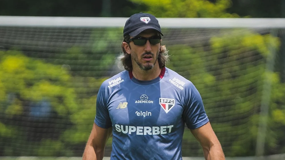 São Paulo sai da casinha e assina contrato de R$ 254 milhões com atacante