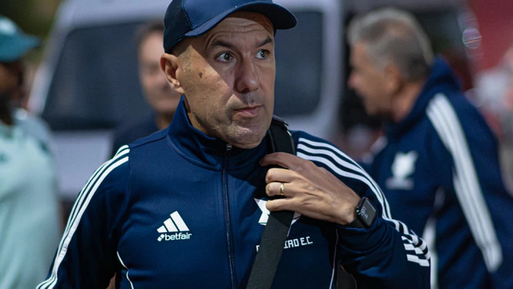 Leonardo Jardim surpreende e encontra trinca de xodós para o Cruzeiro