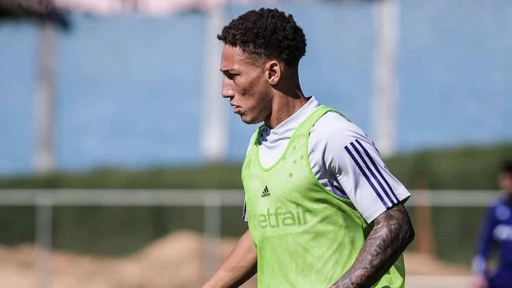 Robert não ficou muito tempo longe e está de volta pra casa