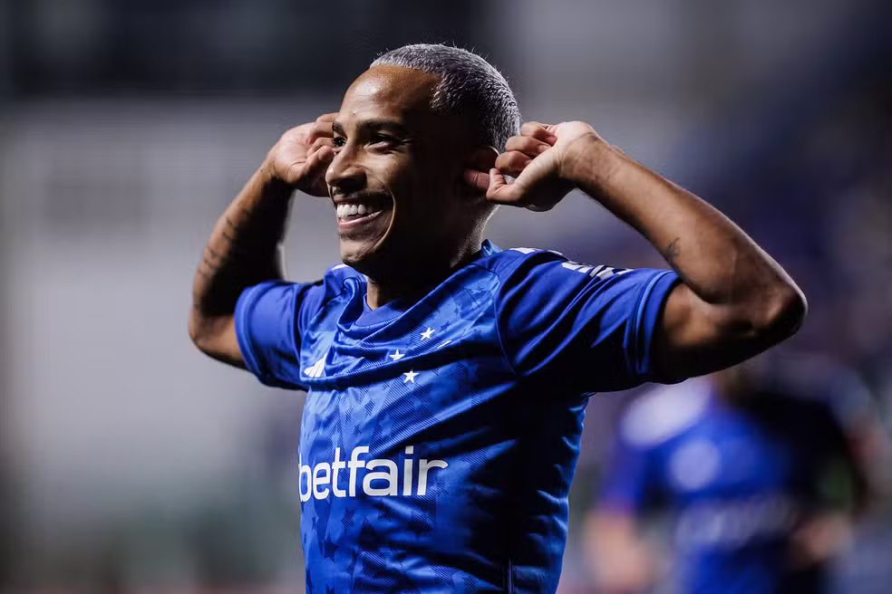 Matheus Pereira dá indício de renovação e torcida do Cruzeiro está de bem com a vida