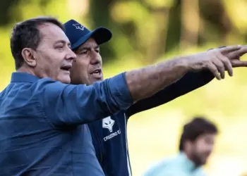 Leonardo Jardim antecipa chegada de atacantes no Cruzeiro