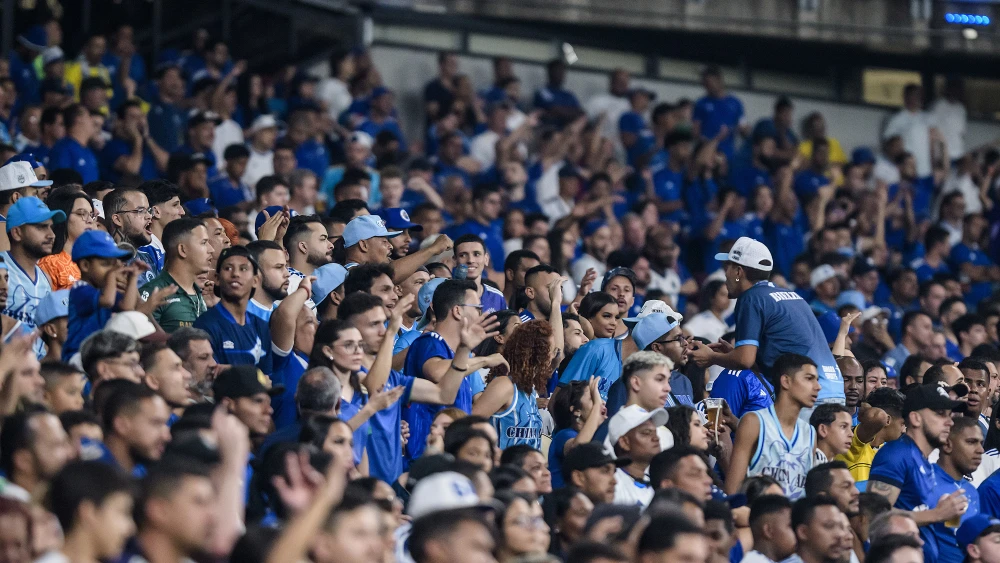 Não quis vender zagueiro pro Cruzeiro e agora está passando perrengue