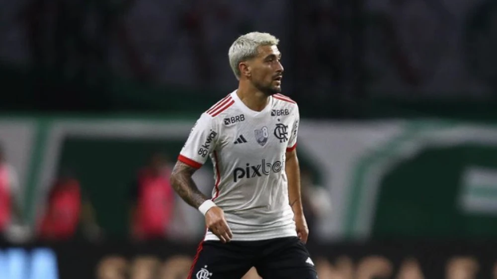 Arrascaeta reencontra velho conhecido e Cruzeiro só foi avisado de mudança
