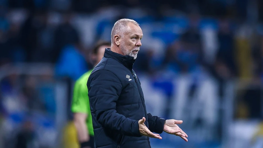 Mano Menezes coloca fogo antes do jogo e conta vantagem em enfrentar o Cruzeiro
