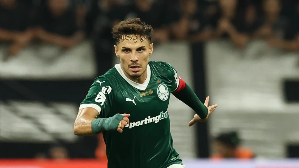 Enquanto Matheus Pereira recebe R$ 1,2 milhão, salário de Veiga não deixa a desejar