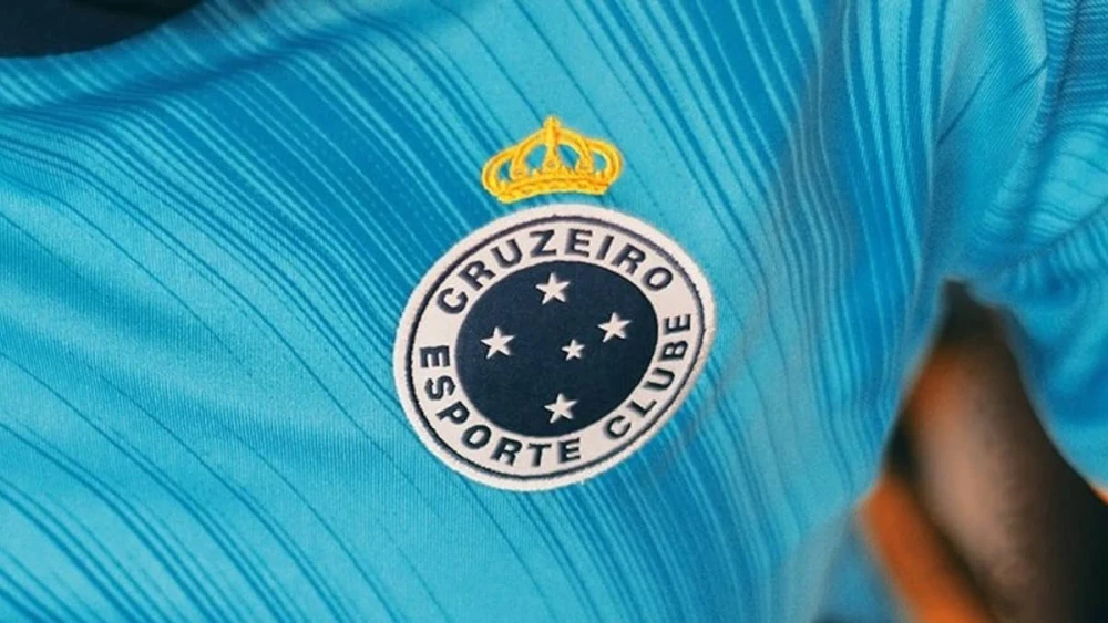 Lateral cria do Cruzeiro não quer nem saber e pode pular o muro para assinar com rival
