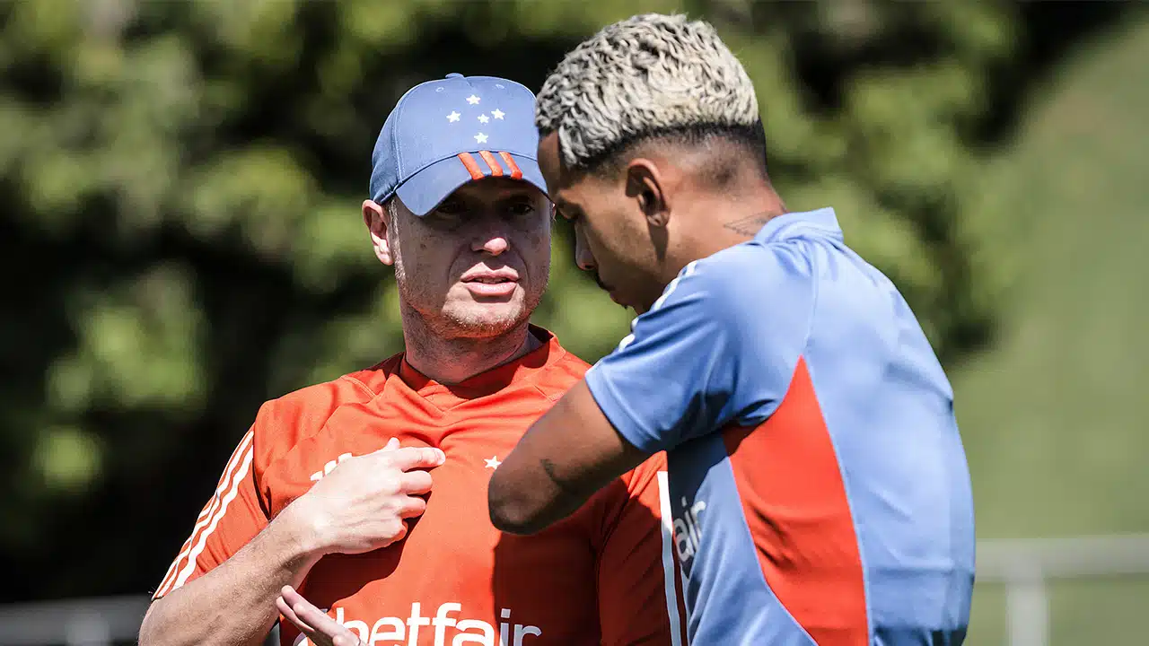 Fernando Seabra gera influência e Cruzeiro pode tomar chapéu do Bragantino por Matheus