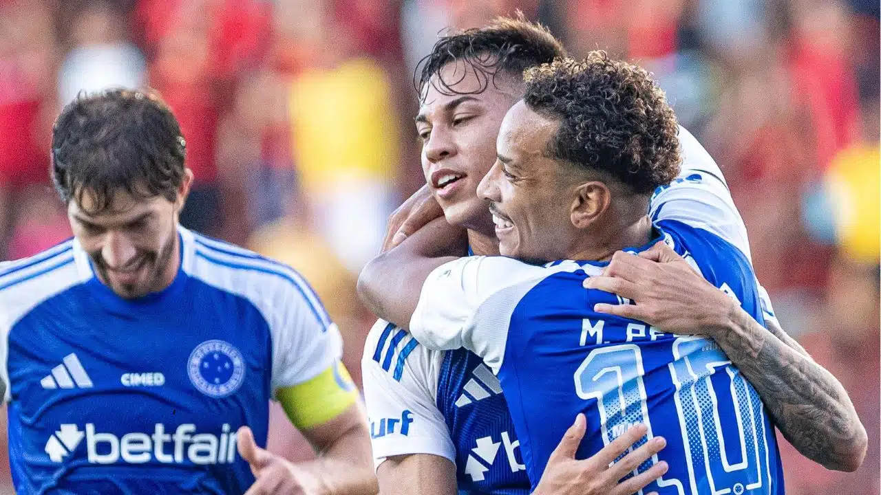 Xodó do Cruzeiro assume as rédeas na carreira e pode com lugar de Alan Patrick no Inter