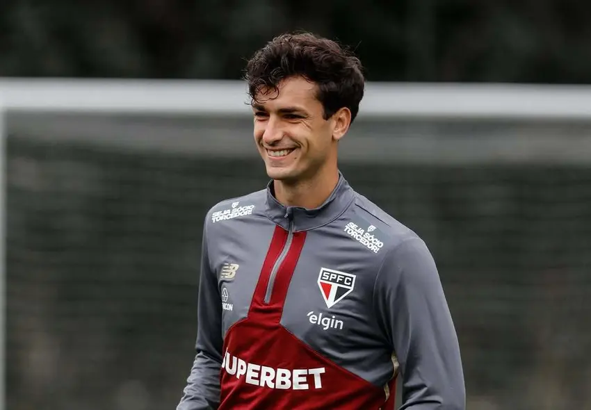 Quis o destino que Dinenno fosse ter primeira grande chance logo contra o Cruzeiro
