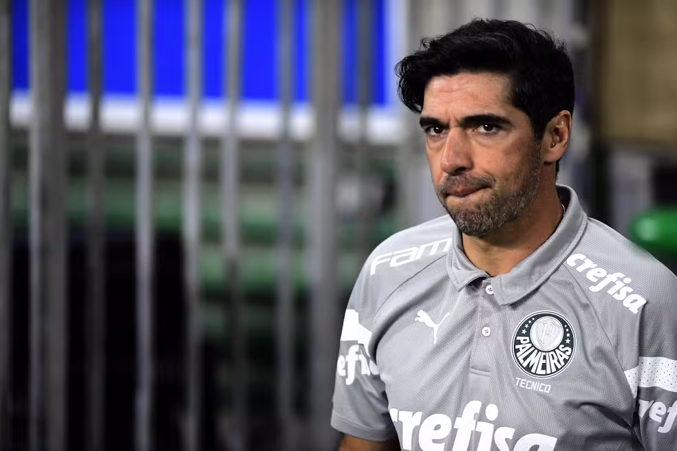 Lateral xodó do Cruzeiro caminha na carreira e se torna o carrasco de Abel Ferreira