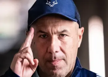 Leonardo Jardim não abre mão e Cruzeiro ganha reforço para a defesa