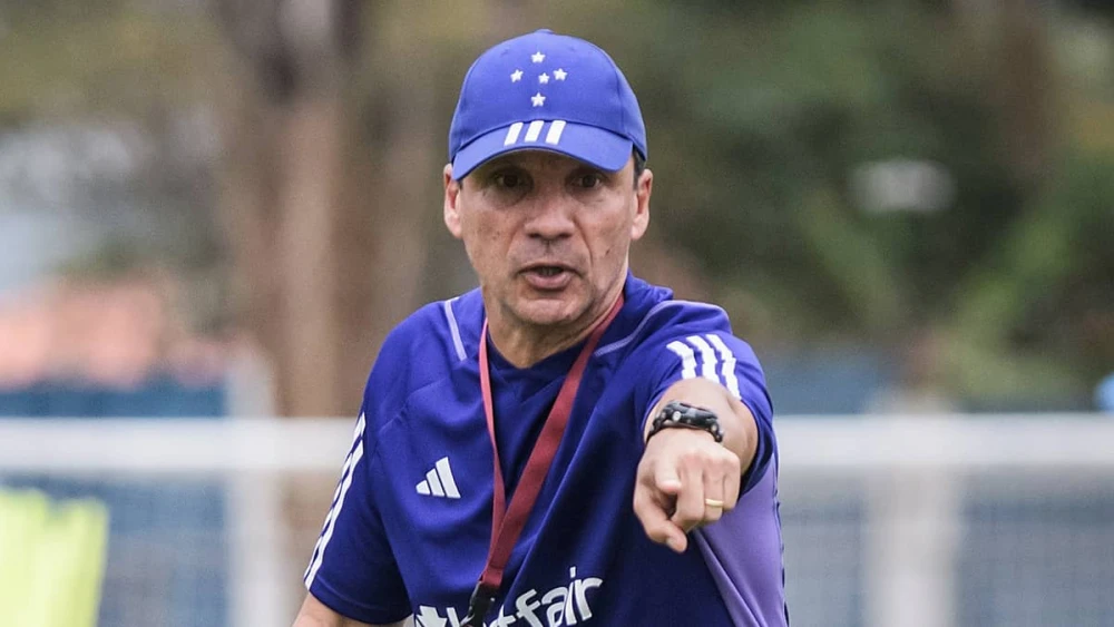 Zé Ricardo envia currículo e é aprovado para voltar