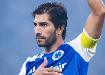 Enquanto Lucas Silva recebe R$ 400 mil no Cruzeiro, Ana Castela ganha muito mais fazendo shows
