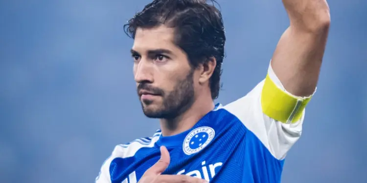 Enquanto Lucas Silva recebe R$ 400 mil no Cruzeiro, Ana Castela ganha muito mais fazendo shows