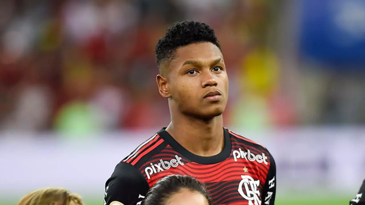 Salário que Matheus França pediu para jogar no Cruzeiro fez Pedrinho esfregar a cabeça