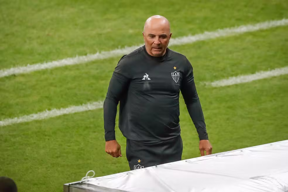 Salário de Sampaoli para assinar com o Atlético pode levar clube à falência