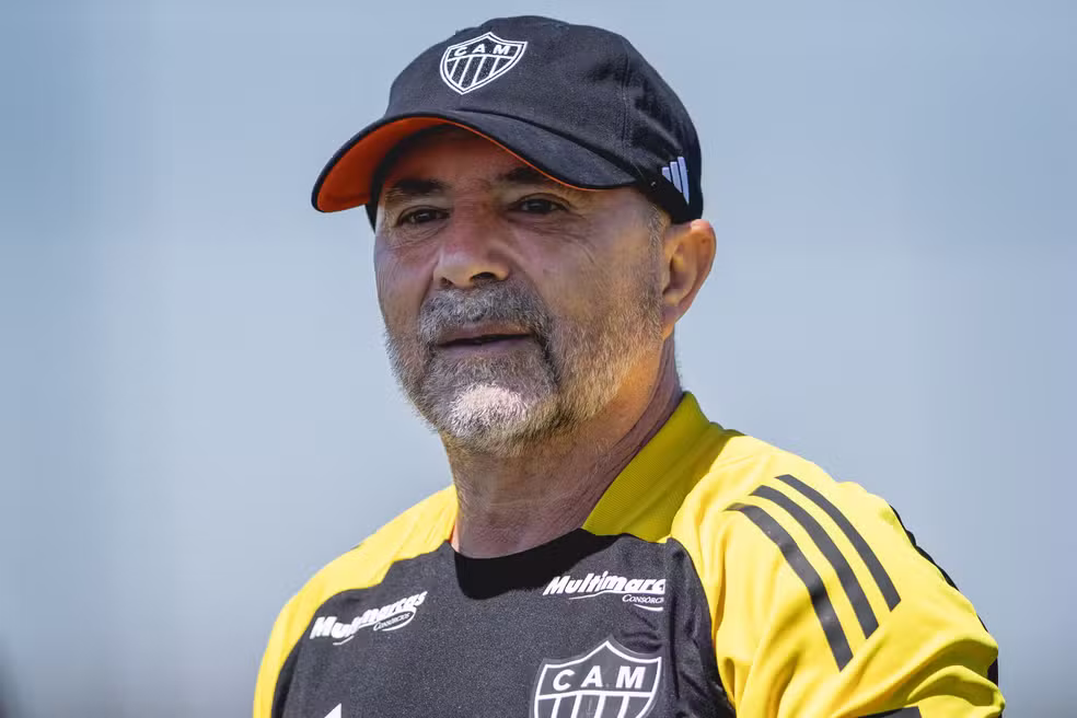 Após um ano na fila de espera, Atlético ganha reforço pro ataque antes de enfrentar o Cruzeiro