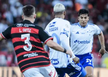 Vidente aciona as cartas e faz previsão para Flamengo x Cruzeiro que deixa ambas torcidas nervosas