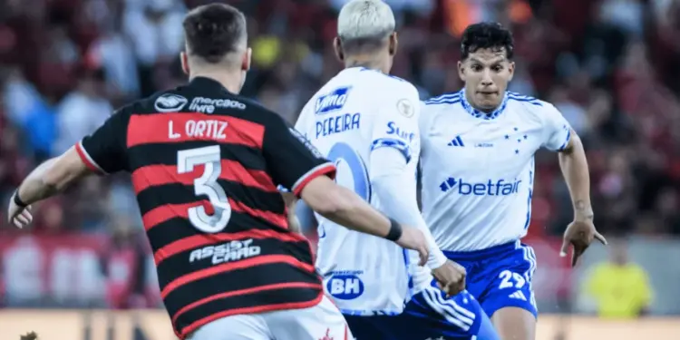 Vidente aciona as cartas e faz previsão para Flamengo x Cruzeiro que deixa ambas torcidas nervosas