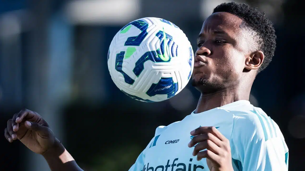 Sinisterra mal chegou no Cruzeiro e já ganha chance que todo jogador gostaria de ter