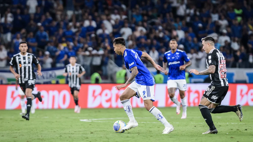 Enquanto Cruzeiro faz contas para título, chance do Atlético-MG cair impressiona