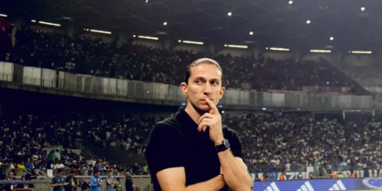 Filipe Luís confirma mudança do Flamengo logo antes de enfrentar o Cruzeiro na Série A