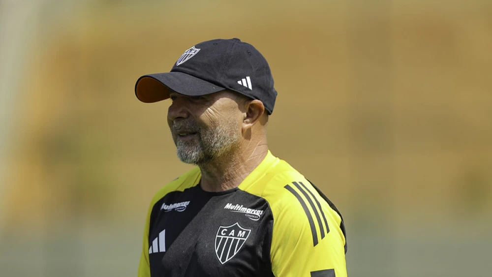 Atlético-MG decide chamar zagueiro de volta, mas não contava com desejo do atleta em ficar longe
