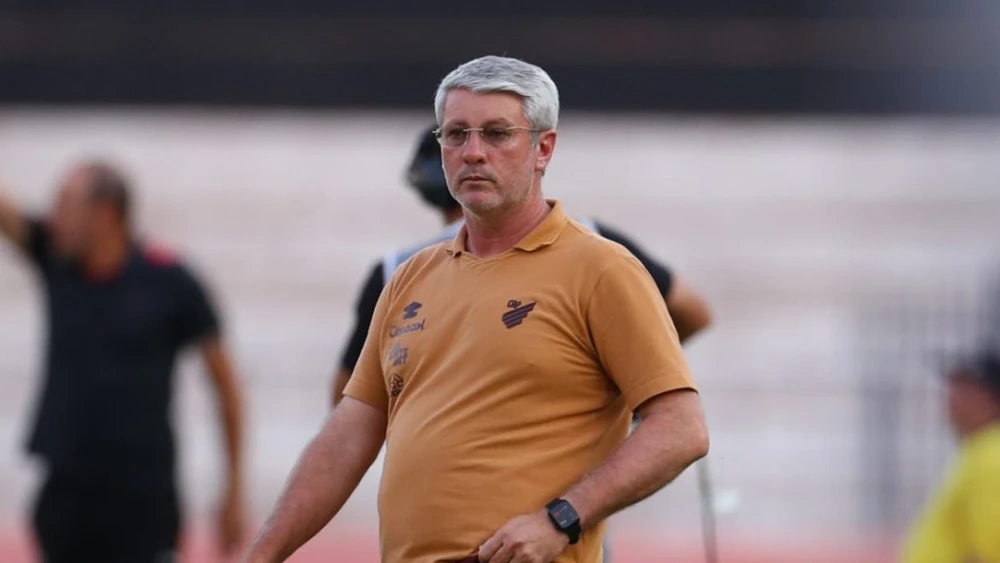 Com demissão de Roger Machado confirmada, Odair Hellmann assume o Internacional