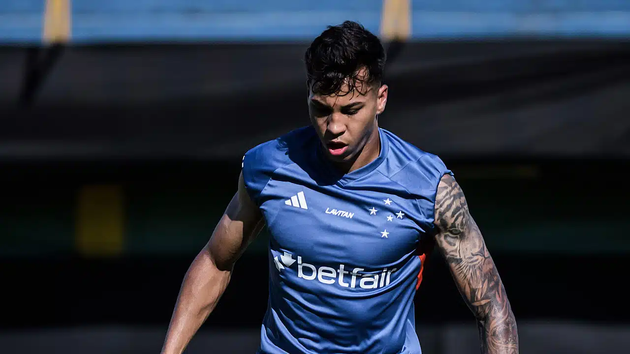 Enquanto Kaio Jorge é dúvida, zagueiro pode voltar a ser titular no clássico