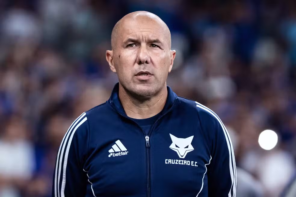 Leonardo Jardim é avisado e trinca de reforços pode deixar o Cruzeiro