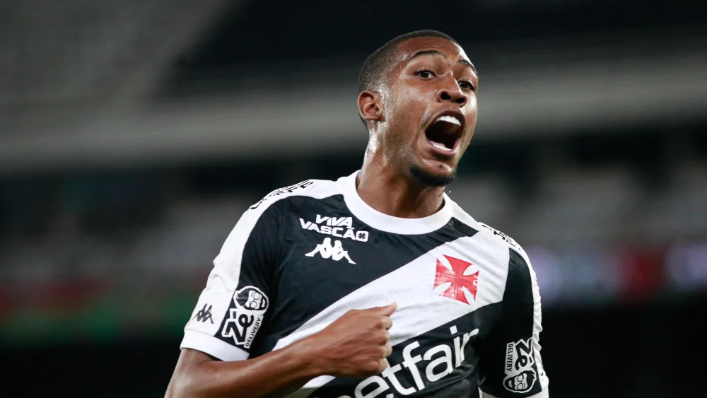 Rayan pode deixar o Vasco para vestir a mesma camisa de Pedro