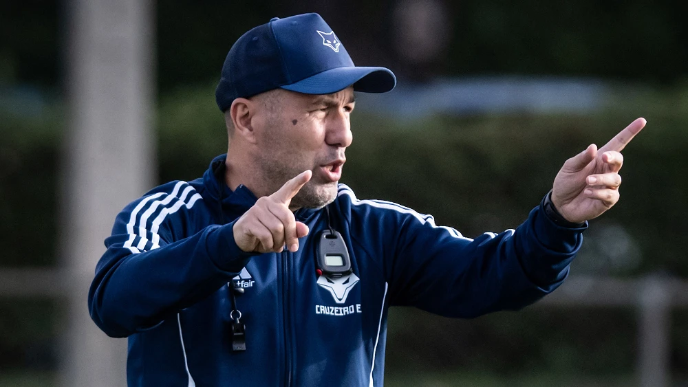 Leonardo Jardim ganha presente que todo treinador gostaria de ter no Brasil