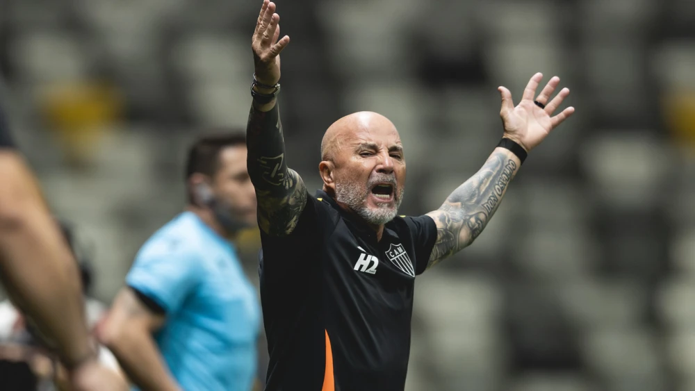 Atlético-MG não consegue contar nos dedos todos os desfalques que tem para enfrentar o Cruzeiro