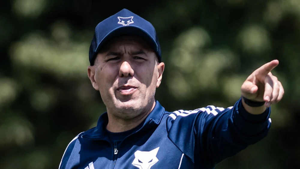 Leonardo Jardim causa influência e jogador coringa reforça o Cruzeiro