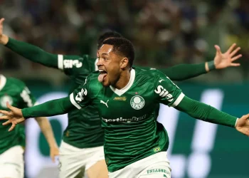 Brigando pelo Brasileiro, Flamengo faz proposta para tirar xodó do Palmeiras