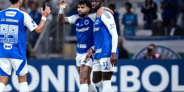 Cruzeiro decide antecipar fim de contrato com atacante e ele deve sair em 2026