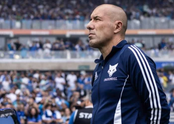 Leonardo Jardim terá tempo para pensar e encontrar três soluções para o Cruzeiro