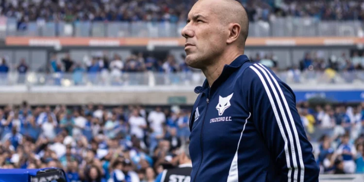 Leonardo Jardim terá tempo para pensar e encontrar três soluções para o Cruzeiro