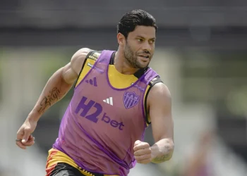 Hulk DIZ SIM para jogar no Grêmio e contrato será apresentado